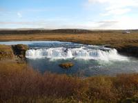 Der Tungufljot fließt über den Wasserfall Faxi, was zu deutsch Pferdemähne bedeutet.
