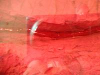 Durch ein Erdbeben entstand quer unter dem Einkaufszentrum von Hveragerdi hindurch eine neue Erdspalte.