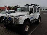 In Island ist man gerne mit großen allradangetriebenen Autos unterwegs. Angesichts der vielen Schotterpisten im Land ist dies auch nach wie vor nötig.