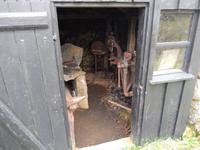 Die Werkstatt war früher immer in eigenen Häusern untergebracht. Schließlich gab es im schlecht lüftbaren Wohnhaus keine Feuerstelle.