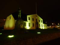 Sehr niedlich wirkt das kleine Regierungsgebäude in Reykjavik.