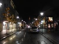 Seitenstraße der Laugavegur, die hinauf zur Hallgrimskirche führt.