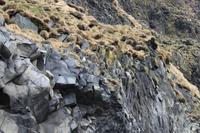 am schwarzen Strand an der Südküste
