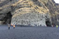 Schwarzer Strand an der Südküste