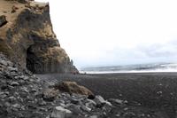 Schwarzer Strand an der Südküste