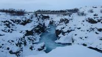 Eisblaues Wasser