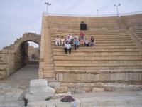 im Theater in Caesarea
