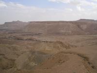 Blick auf die Negev-Wüste mit Zin-Fluss