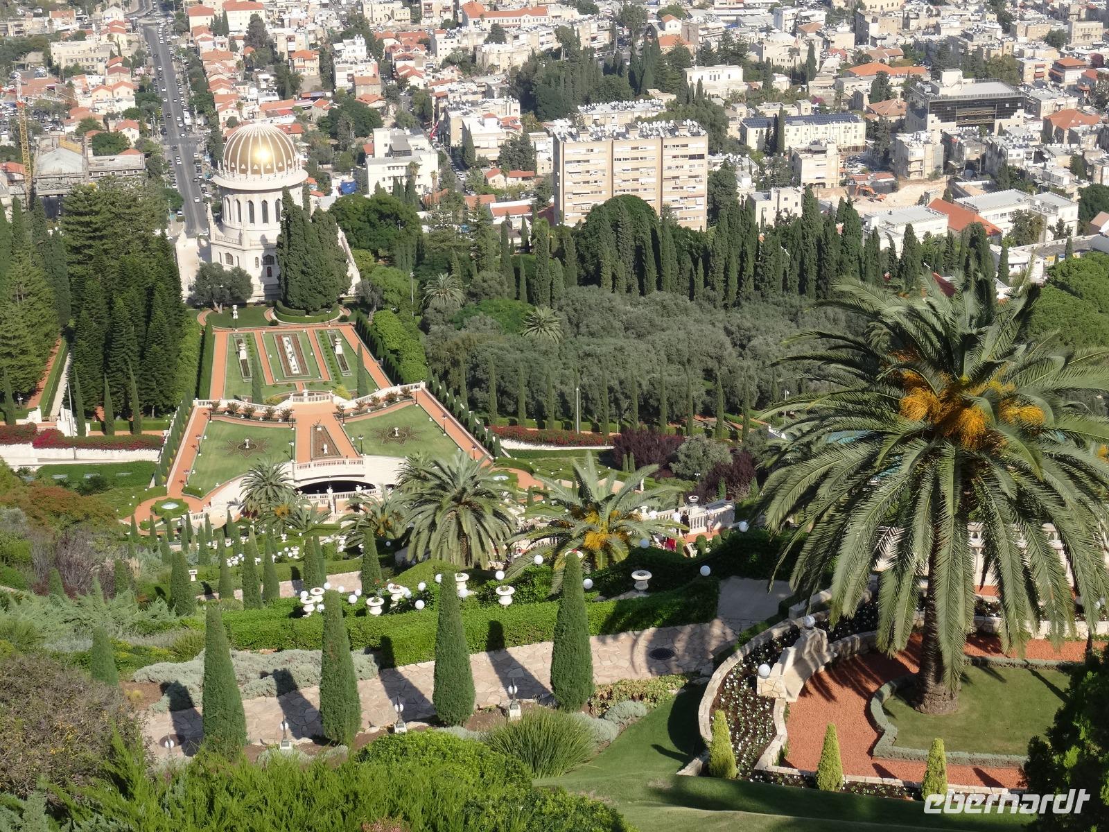Baha'i Gardens - Blick auf das Mausoleum und Garten
