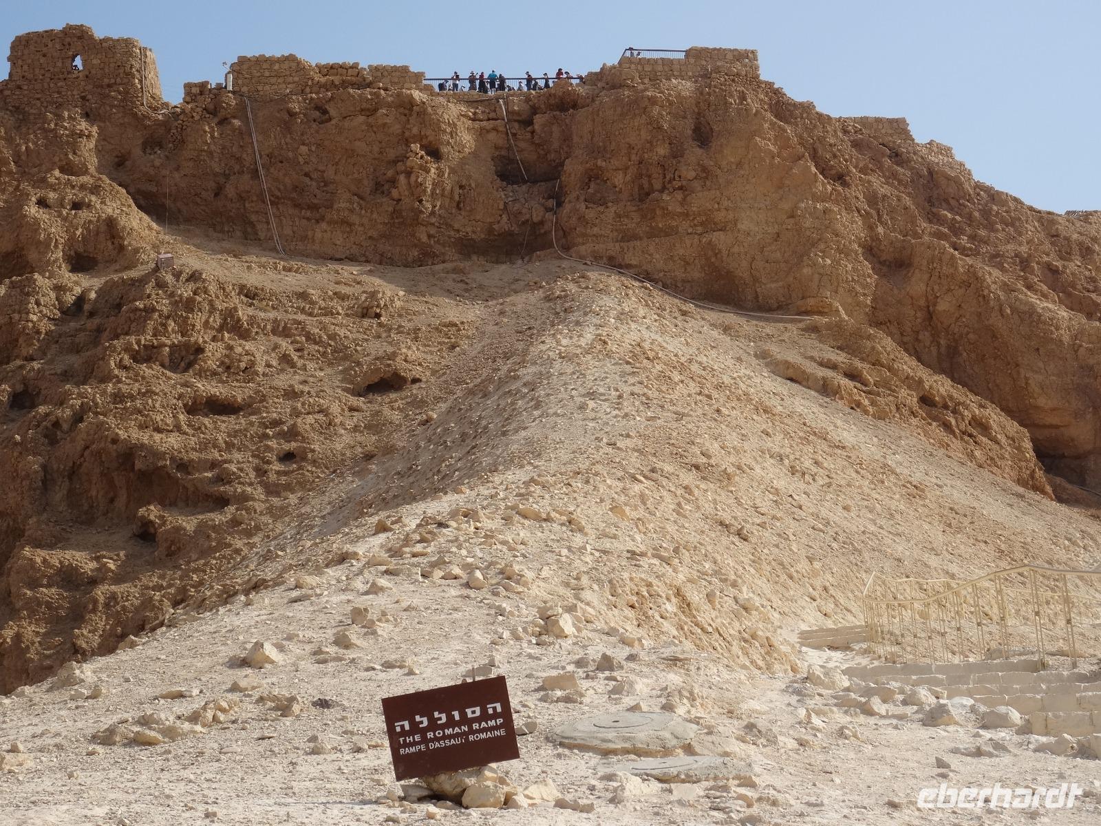 Masada - römische Rampe von unten