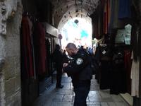 Jerusalem - Eingang zur Moschee für Moslems - Verbot für Nichtmoslems