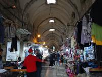 Jerusalem -  zurück im Arabischen Viertel, alter Baumwolle Markt