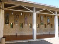 4.Tag, 27.10.2013: Verkündigungskirche in Nazareth (vor der Kirche)
