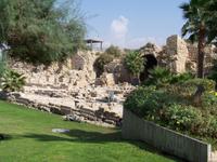 Caesarea- die Ruinen der Lagerhäuser im Hafen der Kreuzfahrerstadt