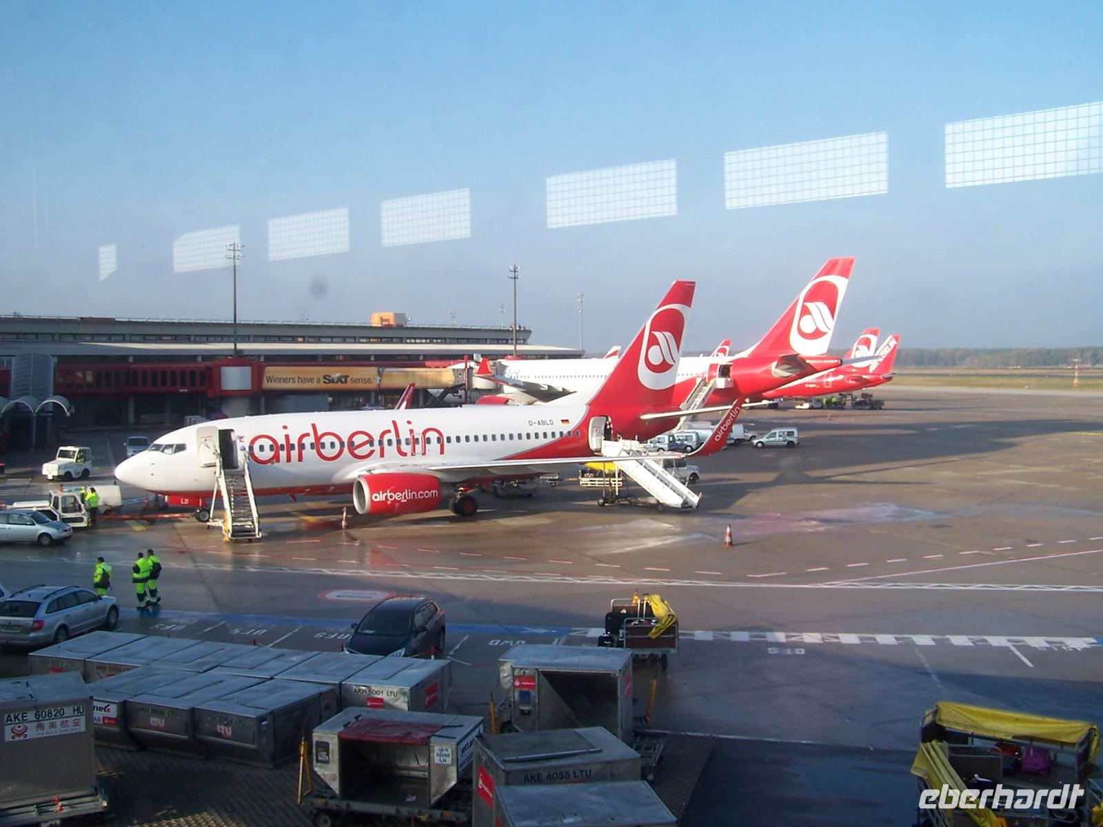 Berlin- Ankunft auf dem Flughafen Berlin-Tegel