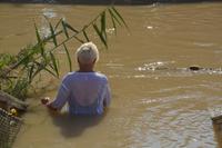 ins heilige Wasser