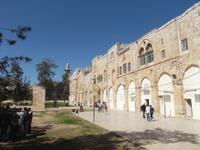 muslimische Bauten umsäumen einen Teil des Tempelberges