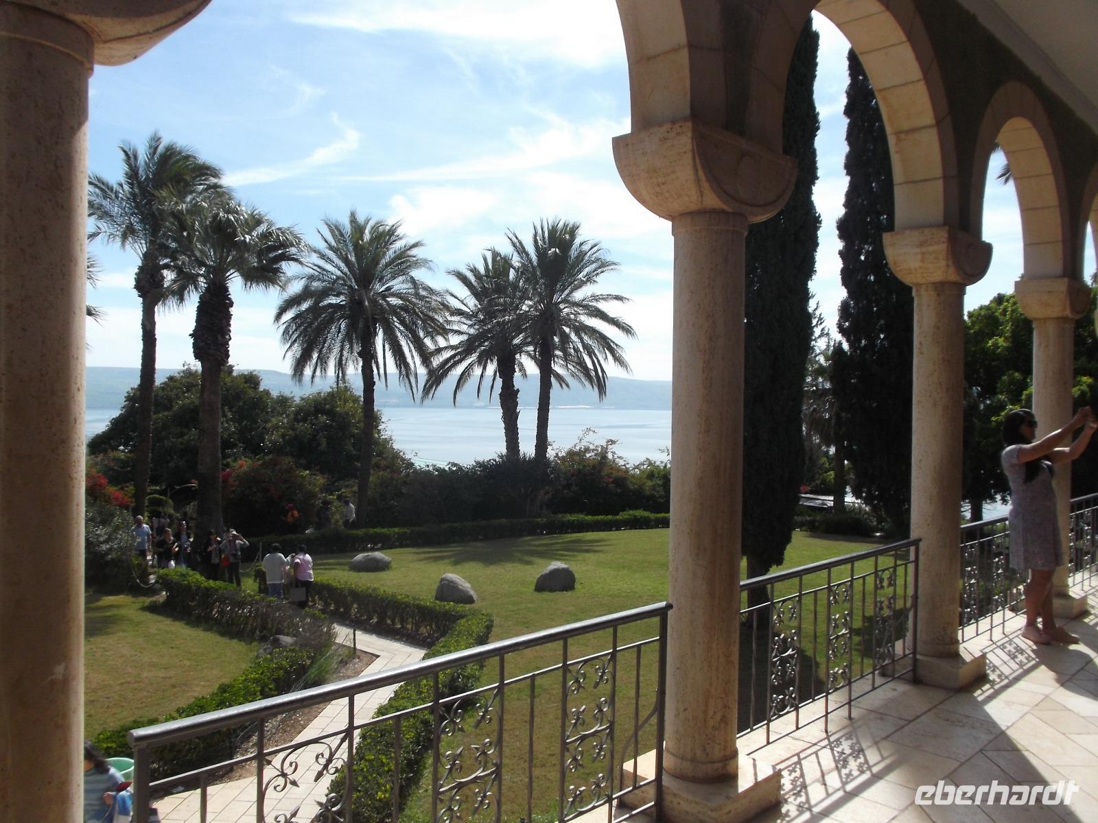 Kirche am Ort der Bergpredigt - Berg der Seligpreisungen