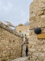 Station 9 Via Dolorosa und Blick auf die Grabeskirche