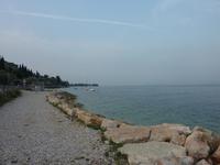 Der Nebel würde uns vom Gardasee aus noch bis in den Nachmittag hinein verfolgen. Dennoch lohnte sich natürlich ein Blick in die Runde...