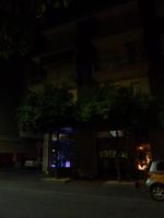 Teilweise waren die Schaufenster sogar farbig beleuchtet. Hier ein blaues Exemplar.