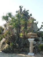 Was genau uns diese Skulptur über die Kakteen zu sagen versuchte, kann ich Ihnen leider an dieser Stelle auch nicht verraten. Ein Schelm, wer böses dabei denkt.