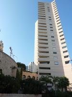 Ein weiterer Wolkenkratzer von Monte Carlo.