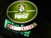 ... sondern um eine kleine deutsche Bar, betrieben von einem Auswanderer namens Klaus.