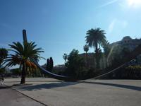 Auch hier war ich nicht ganz sicher, was dieser Bogen bedeuten sollte. Vor Ort dachte ich, es sei die Markierung eines Längen- oder Breitengrades, habe dazu aber keine weiteren Informationen mehr gefunden.