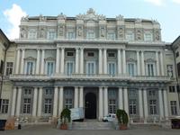 Ich glaube hierbei handelte es sich um ein Gebäude der Universität von Genua. Ganz sicher kann ich es allerdings nicht sagen.