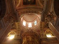 Durch die Kuppel fiel genügend Licht ein, um die Pracht der Kirche in das rechte Licht zu rücken.