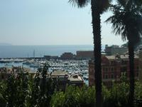 Von der Villa aus hatte man einen schönen Blick über den kleinen Hafen hinaus aufs Meer.