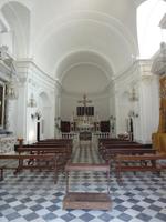 Die Kirche, die im zweiten Weltkrieg komplett zerstört wurde, wurde 1950 rekonstruiert. Im Tagesvergleich war dies definitiv die schlichteste Kirche.