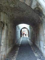 Dann endlich biegt man um die Ecke und sieht... Ein weiteres Tor. Die Stadt war damals ein echtes Bollwerk.