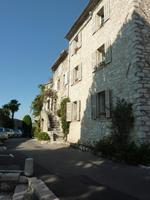 Und hier haben wir einen Treppenaufgang, den man als typisch provenzialisch bezeichnen kann.