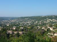 Diese Seite der Stadt ist genau gegenüberliegend der Aussichtsplattform.