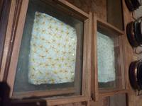 Eine besonders alte Form der Parfumgewinnung. Die Düfte der Blüten werden in einem Spezialfett eingefangen. Auch Grenouille aus 