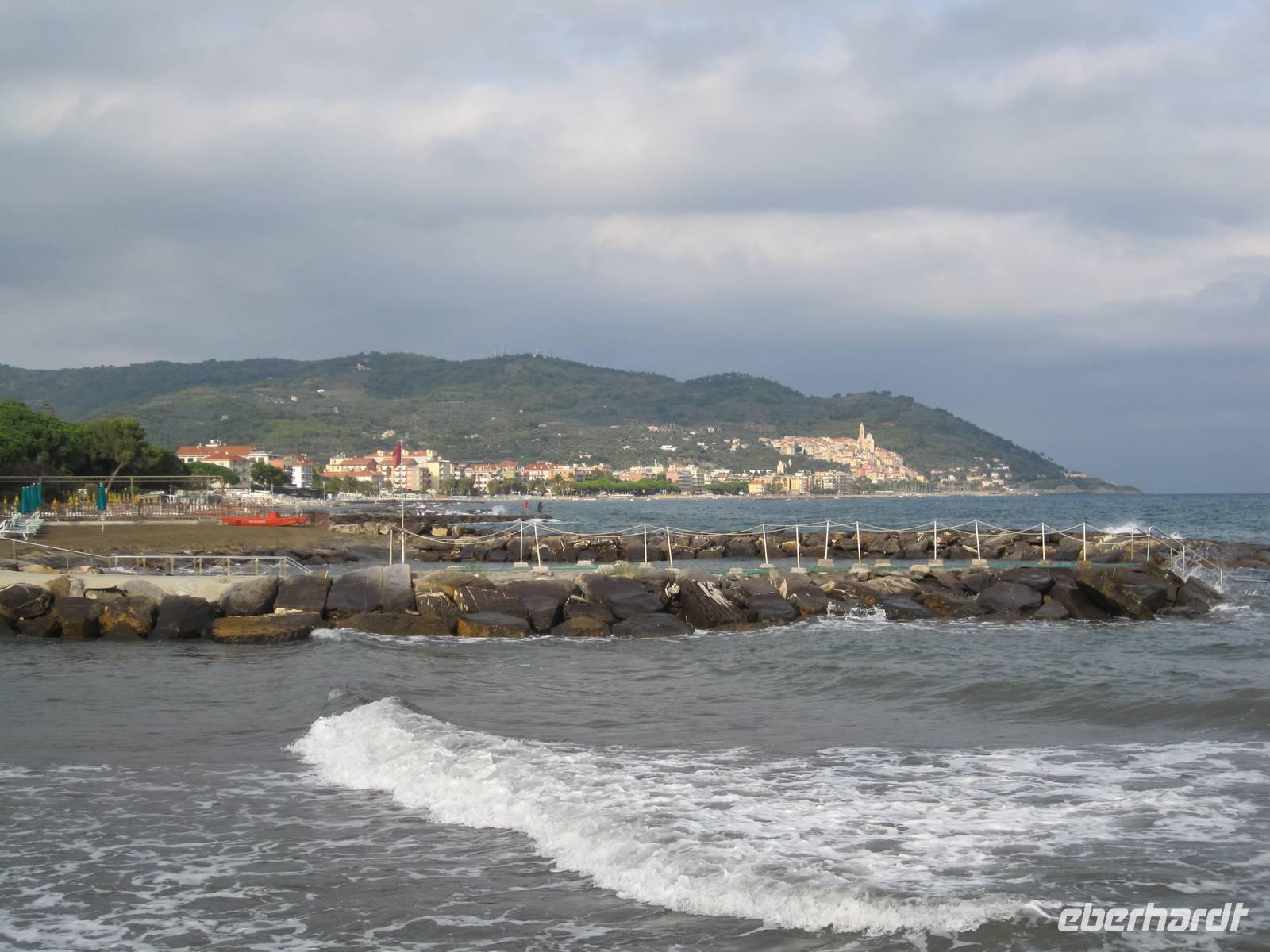 Mittelmeerküste mit Blick auf Cervo