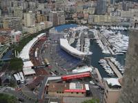 Boxenreihe der Formel 1 am Hafen-Monaco