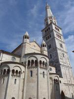 Ghirlandina u. Dom von Modena
