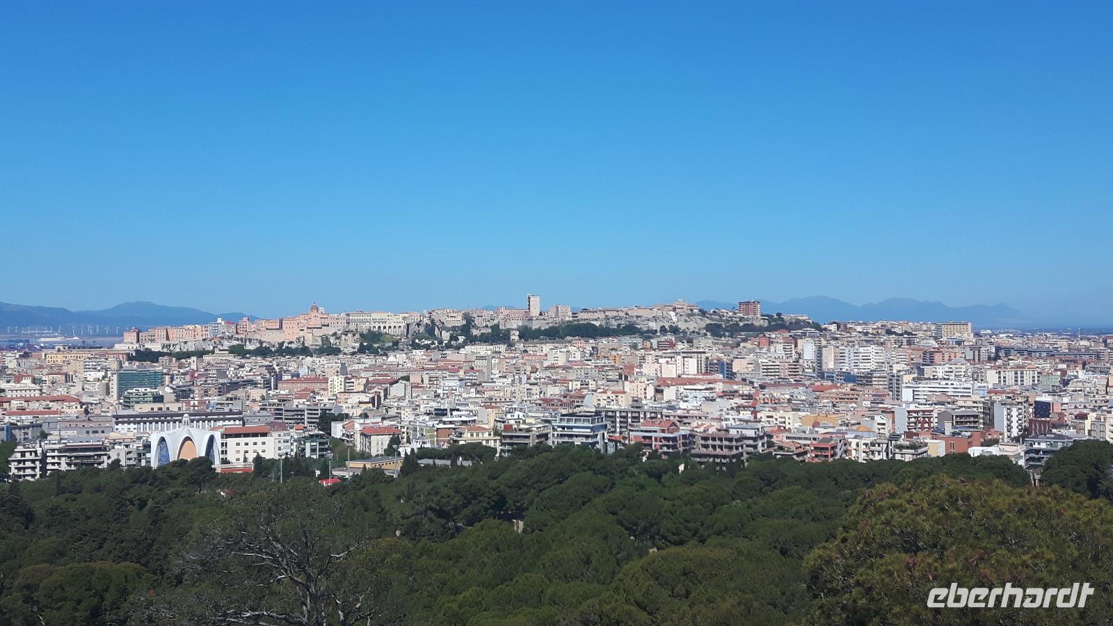 Cagliari (Blick vom Monte Urpino auf die Altstadt)