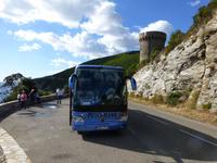 Cap Corse - Bus mit Genuesenturm Losse