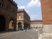 Stadtwache und Rathaus, Cremona