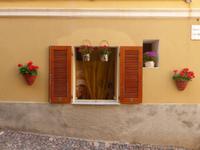 Alghero - geschmücktes Fenster