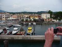 In Bardolino lockt ein guter Wein zum Ausstieg.