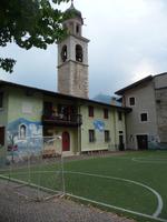 Ob hier wohl der Herr Pfarrer manchmal kickt ?