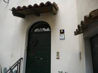 Die Limone als Symbol für den Ort über fast jeder Hausnummer.