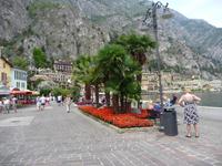 Südliches Flair an der Promenade in Limone.