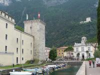 Noch einmal die Stadtburg der Scaliger mit der Bastion in den Bergen.