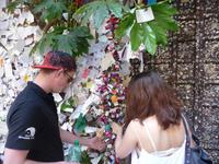 Um Liebesbeweise geht es auch hier:  Liebesschlösser und Botschaften - wenn es hilft?!